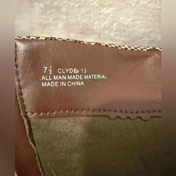 Rogue platform knee high zippered boots EUC
Women’s size 7.5 - Picture 5 of 10